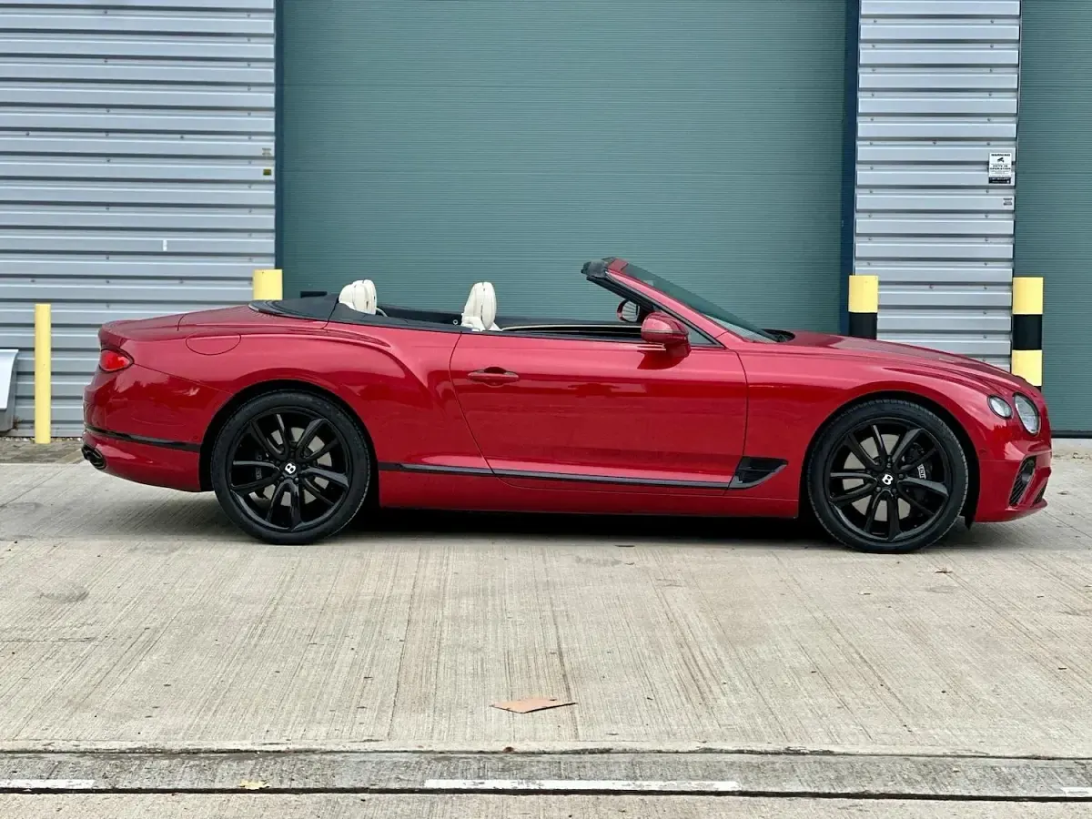 Used Bentley Continental 550 HP (404 kW) 2020 Red Sedan