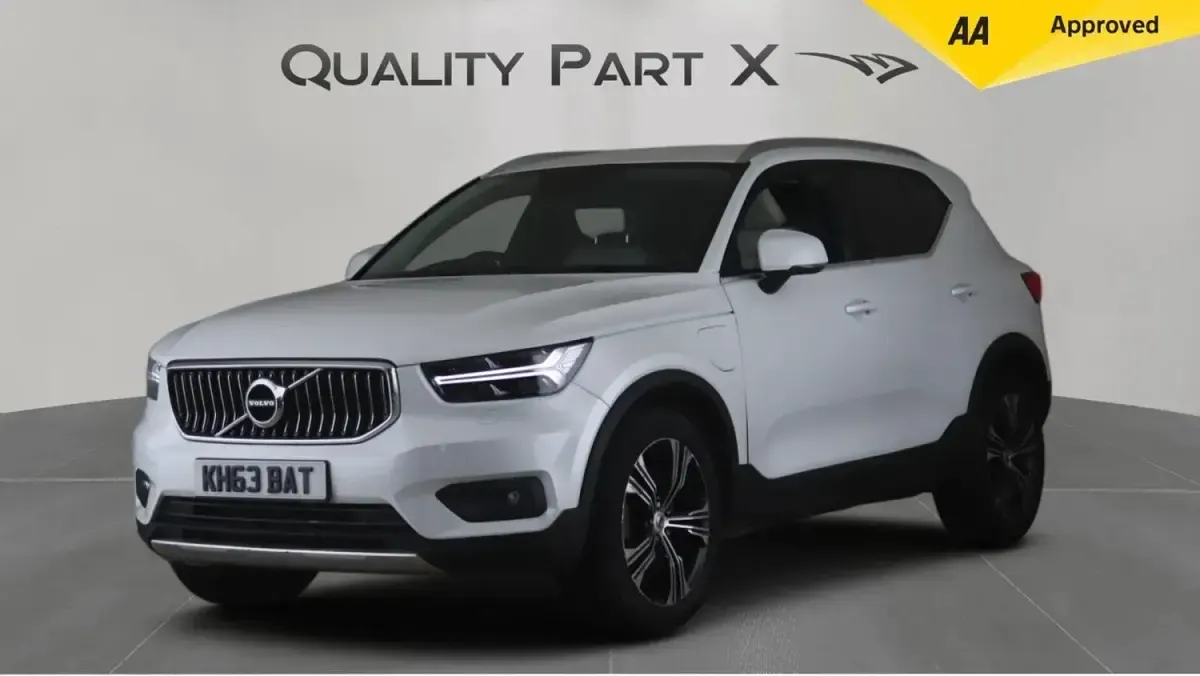 Used Volvo XC40 Inscription 2022 White SUV