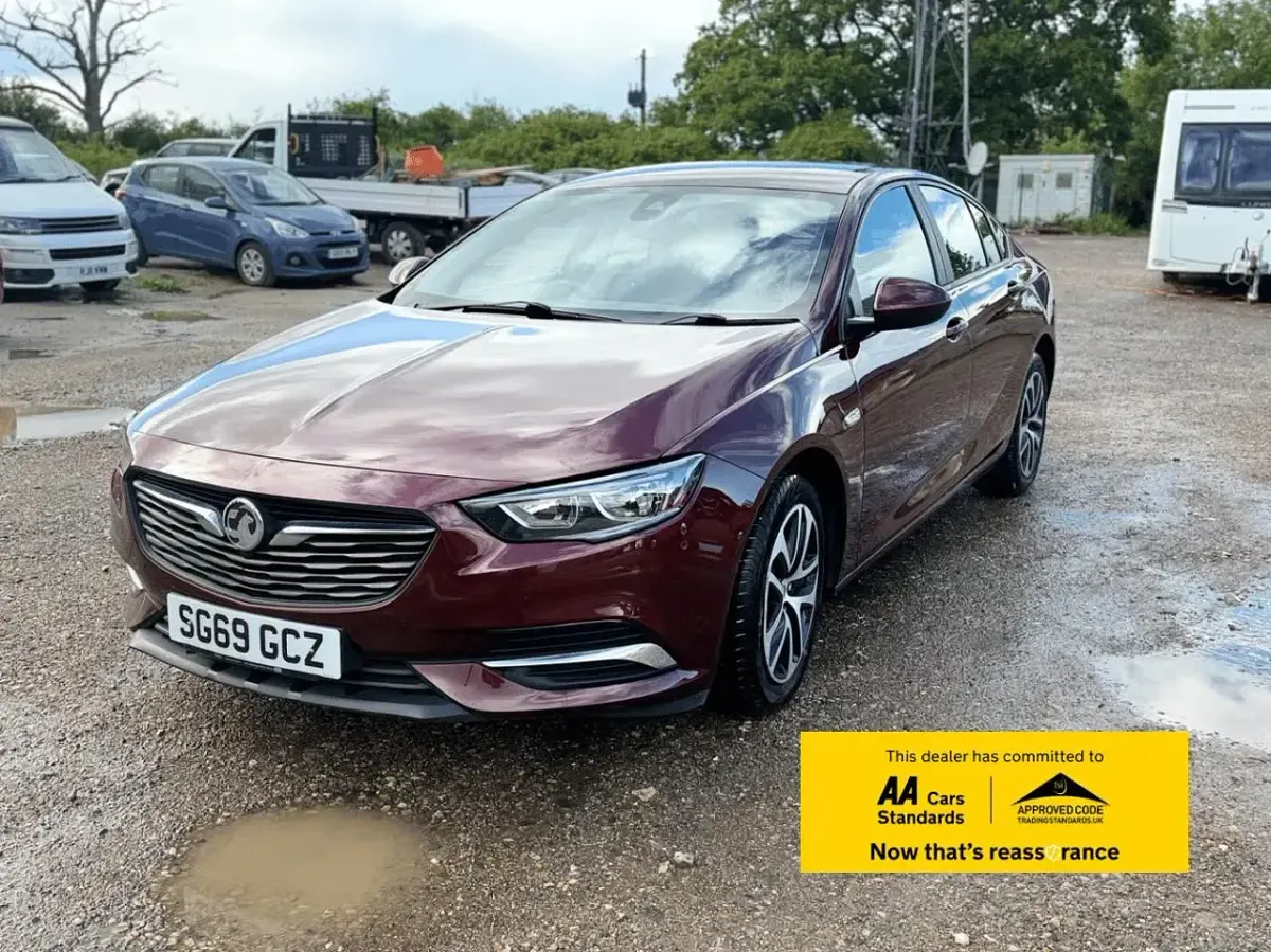 Used Vauxhall Insignia Design Edition 2020 Red Hatchback