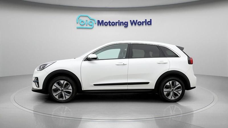 Used Kia e-Niro 147 kW (201 HP) 2022 White SUV