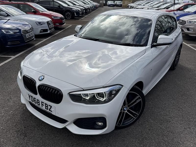 Begagnad BMW 120 M Sport 2018 Vit Halvkombi