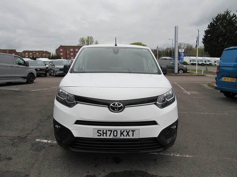 Used Toyota Proace 100 HP (73 kW) 2020 White MPV