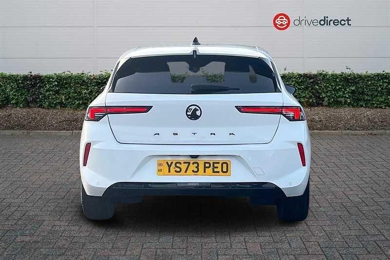 Used Vauxhall Astra S 130 HP (95 kW) 2023 White Hatchback