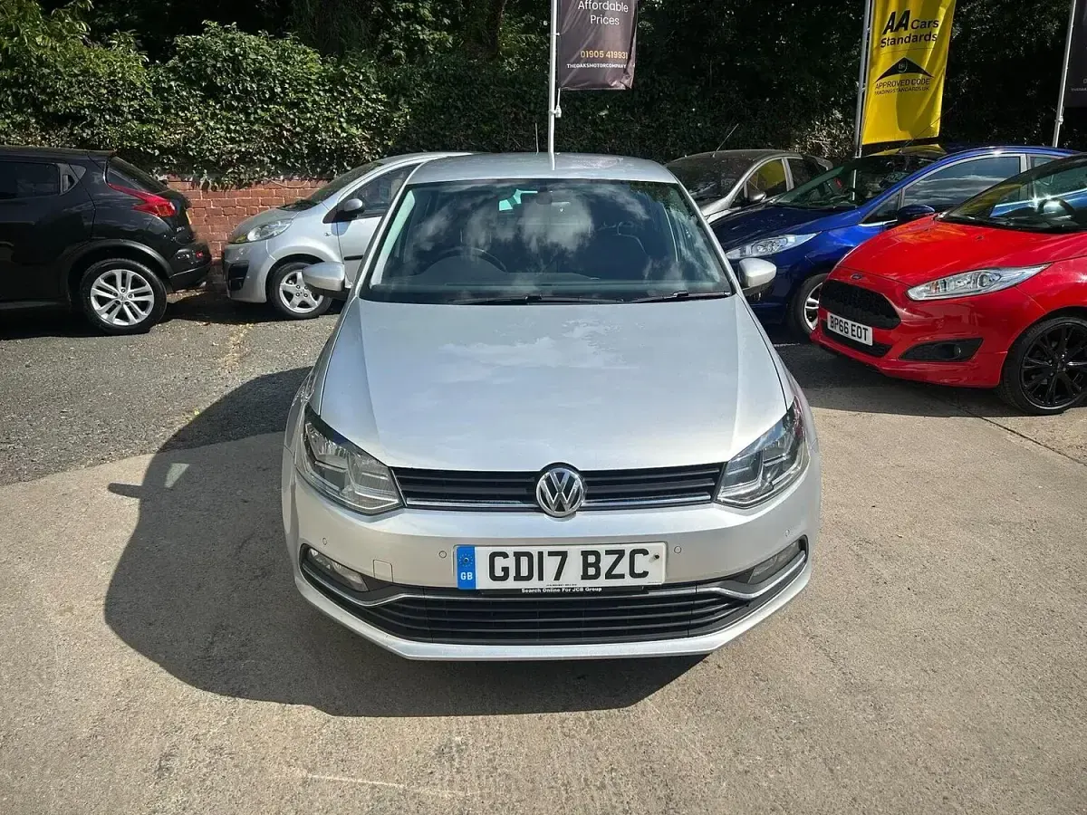 Used VW Polo Edition 90 HP (66 kW) 2017 Silver Hatchback