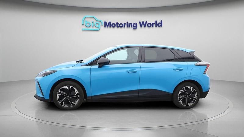 Used MG MG4 EV Trophy 2022 Blue Hatchback
