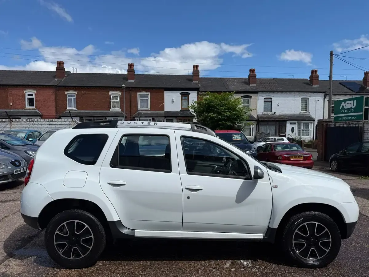 Used Dacia Duster Prestige 125 HP (91 kW) 2016 White SUV