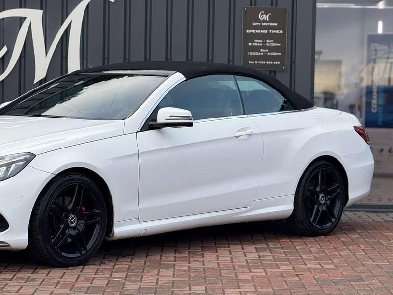 Begagnad Mercedes E220 AMG line 2016 Vit Cab