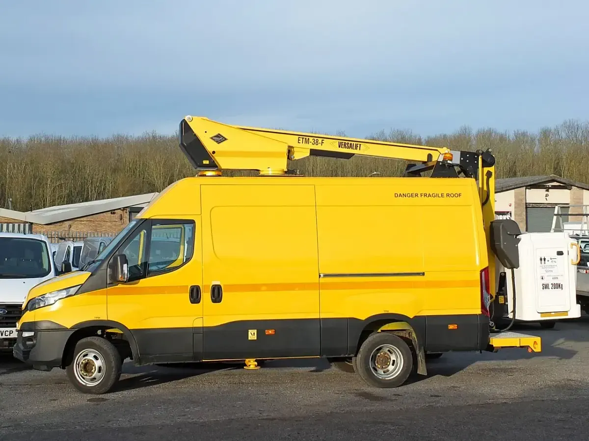 Used Iveco Daily 170 HP (125 kW) 2016 Yellow Van