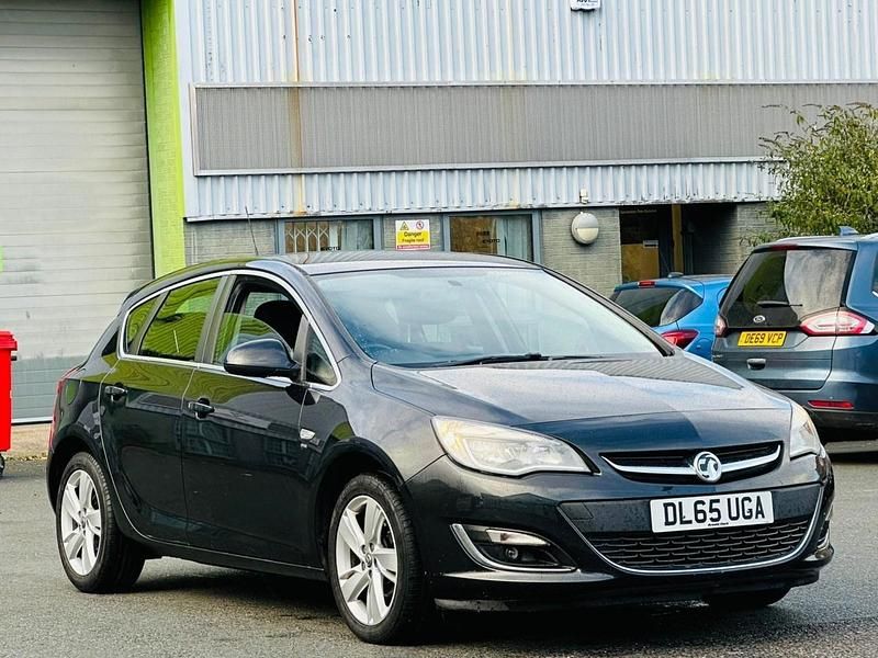 Black Used 2015 Vauxhall Astra SRi Hatchback | £2,499 (Super price) - Image 1/4