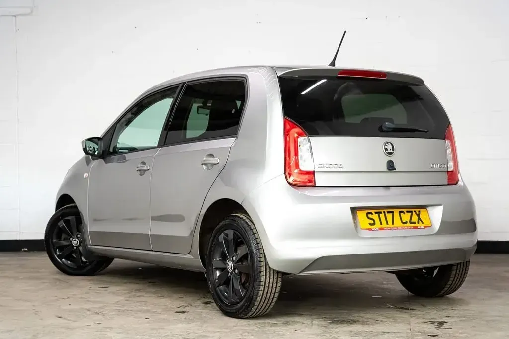 Used Skoda Citigo Colour Edition 60 HP (44 kW) 2017 Silver Hatchback