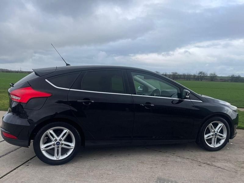 Used Ford Focus Titanium 125 HP (91 kW) 2016 Black Hatchback