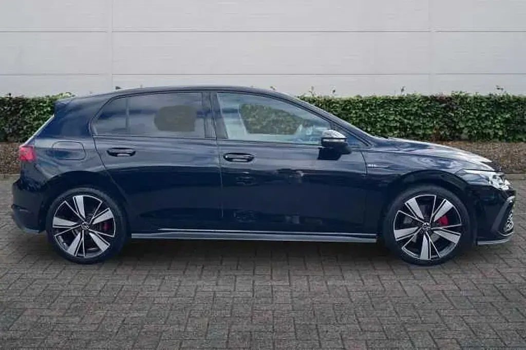 Begagnad VW Golf VIII GTD 200 HK (147 kW) 2023 Svart Halvkombi