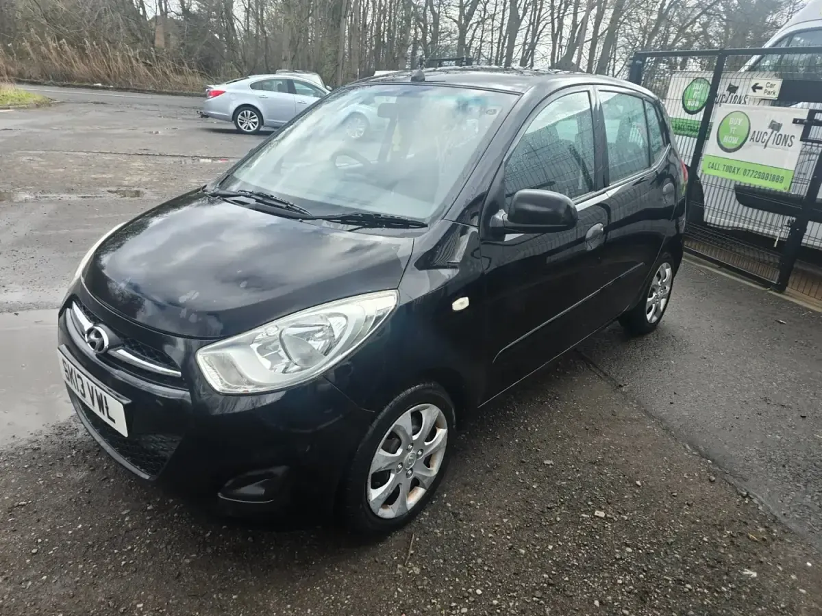 Begagnad Hyundai i10 Classic 85 HK (62 kW) 2013 Svart Halvkombi
