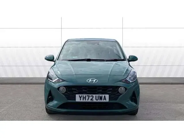 Used Hyundai i10 SE 67 HP (49 kW) 2022 Green Hatchback
