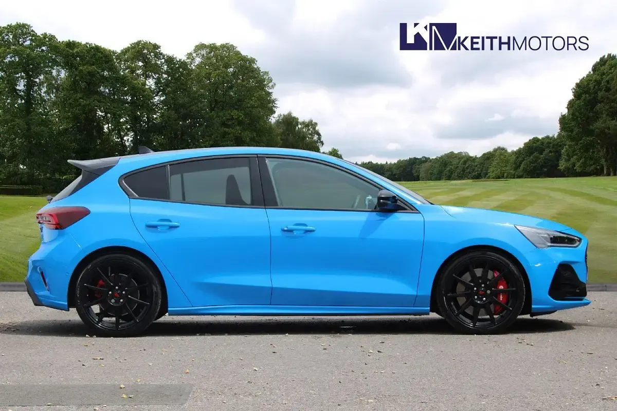 Used Ford Focus ST 280 HP (205 kW) 2025 Blue Hatchback