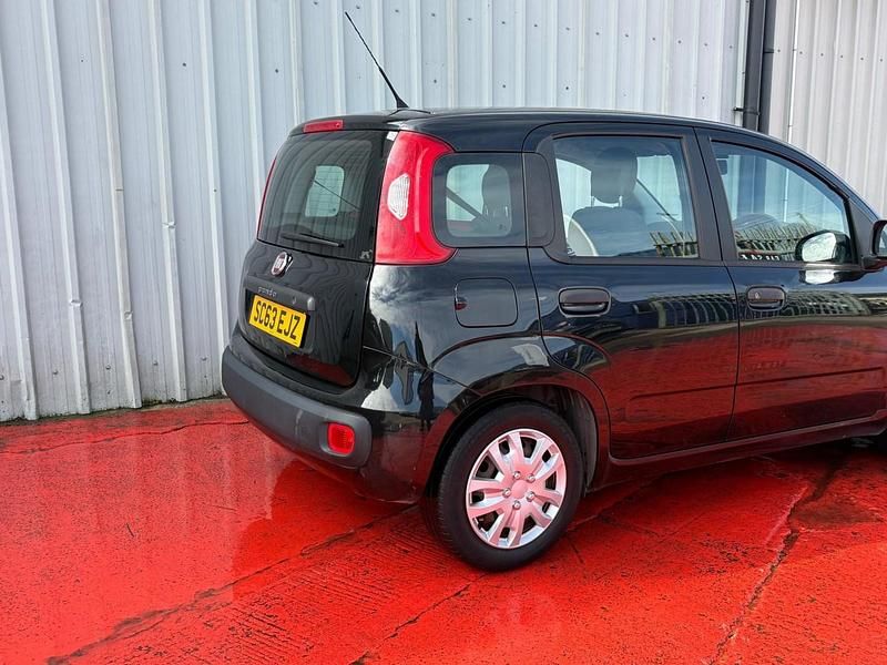 Używany Fiat Panda Pop 69 KM (50 kW) 2013 Czarny Hatchback
