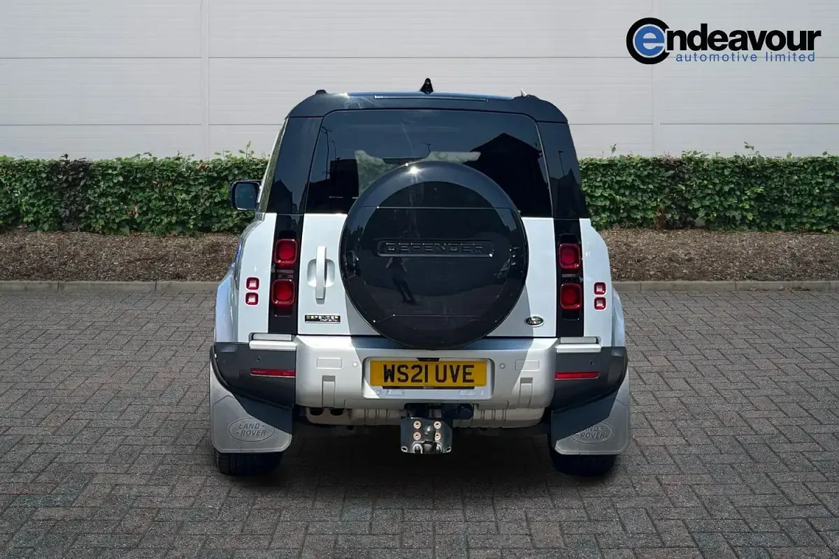 Used Land Rover Defender First Edition 246 HP (180 kW) 2021 Silver SUV