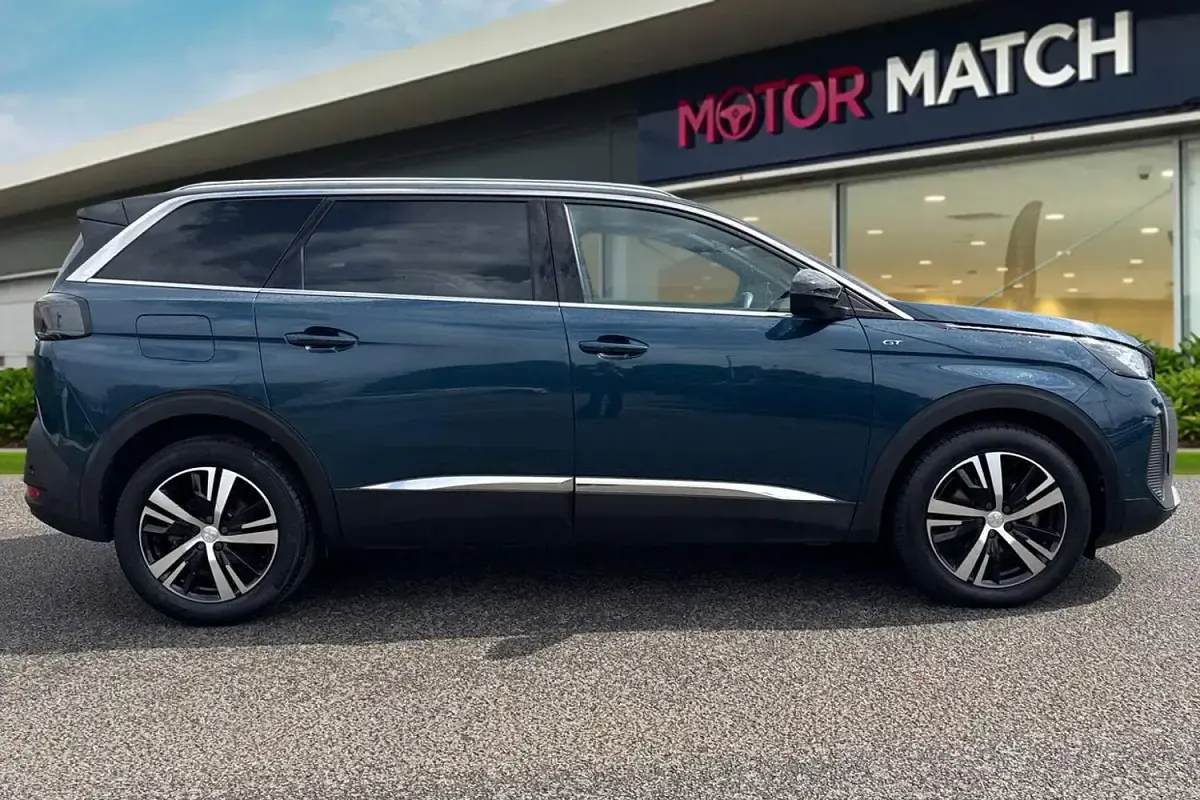 Used Peugeot 5008 GT 130 HP (95 kW) 2022 Blue SUV