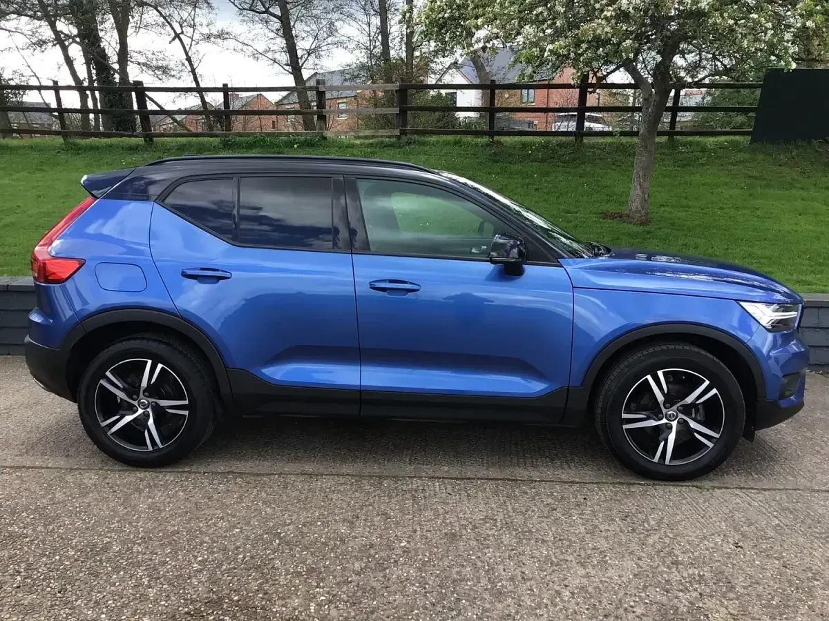 Used Volvo XC40 R-Design 150 HP (110 kW) 2018 Blue SUV