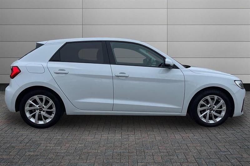 Used Audi A1 Sport 110 HP (80 kW) 2023 White SUV