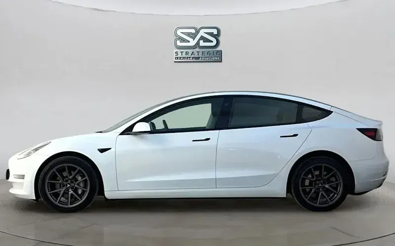 Used Tesla Model 3 Long Range AWD 366 kW (498 HP) 2022 White Sedan