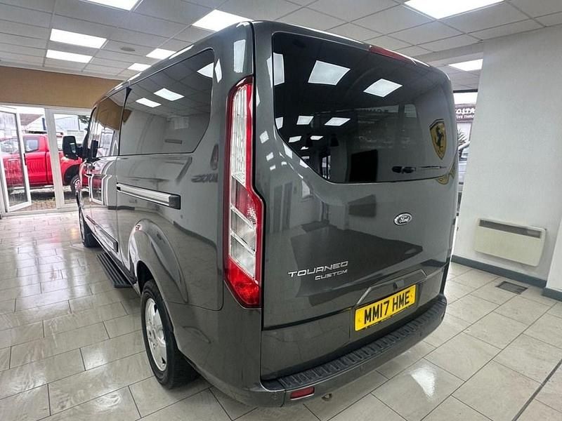 Used Ford Tourneo Titanium 130 HP (95 kW) 2017 Grey MPV