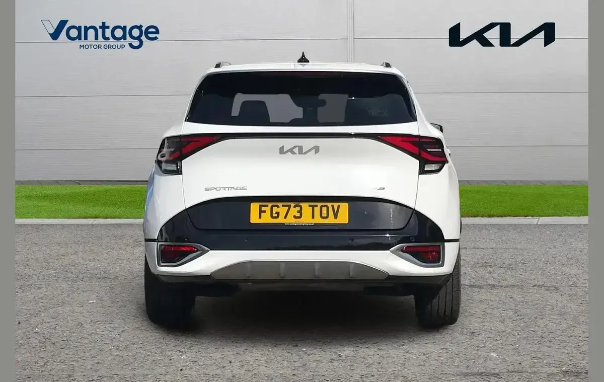 Used Kia Sportage GT-Line 147 HP (108 kW) 2023 White SUV