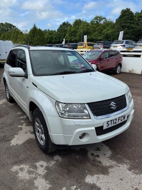 White Used 2012 Suzuki Grand Vitara SZ5 SUV | £3,990 (Fair price) - Image 1/4