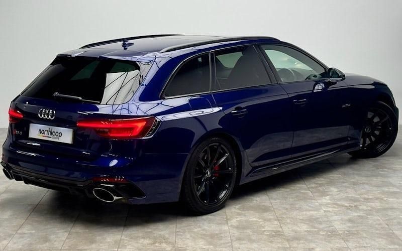 Used Audi RS4 Design 451 HP (331 kW) 2018 Blue Estate