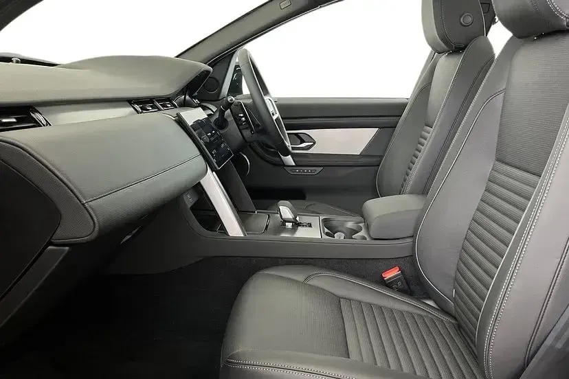 Used Land Rover Discovery Sport SE Dynamic 204 HP (150 kW) 2025 Unknown SUV
