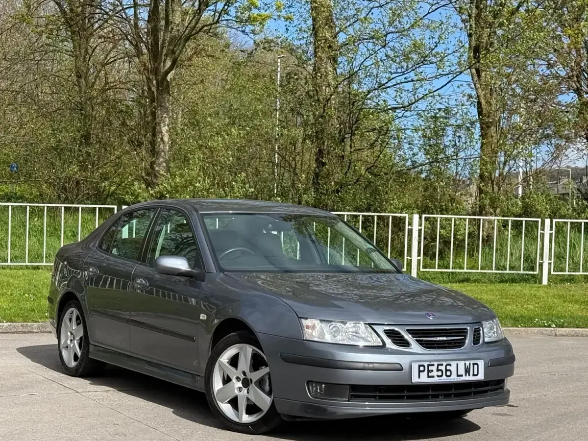 Begagnad Saab 9-3 Vector 2006 Grå Sedan
