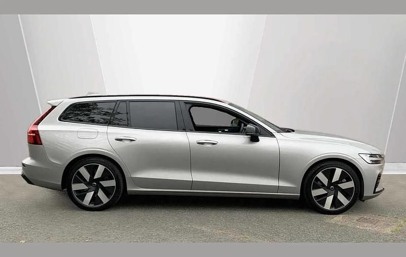 Used Volvo V60 Plus 345 HP (253 kW) 2024 Silver Estate