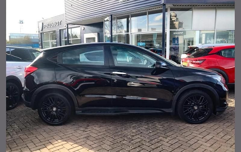 Used Honda HR-V SE 128 HP (94 kW) 2017 Black SUV