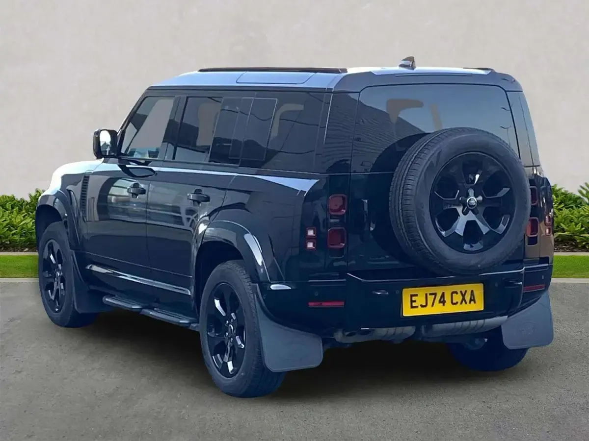Used Land Rover Defender SE Dynamic 350 HP (257 kW) 2024 Black SUV