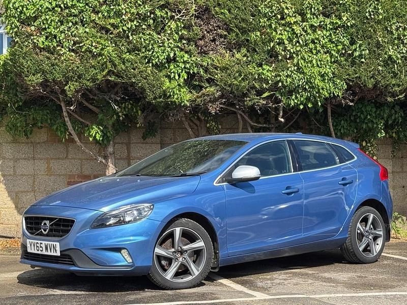 Blue Used 2015 Volvo V40 R-Design Estate | £6,495 (Good price) - Image 1/4