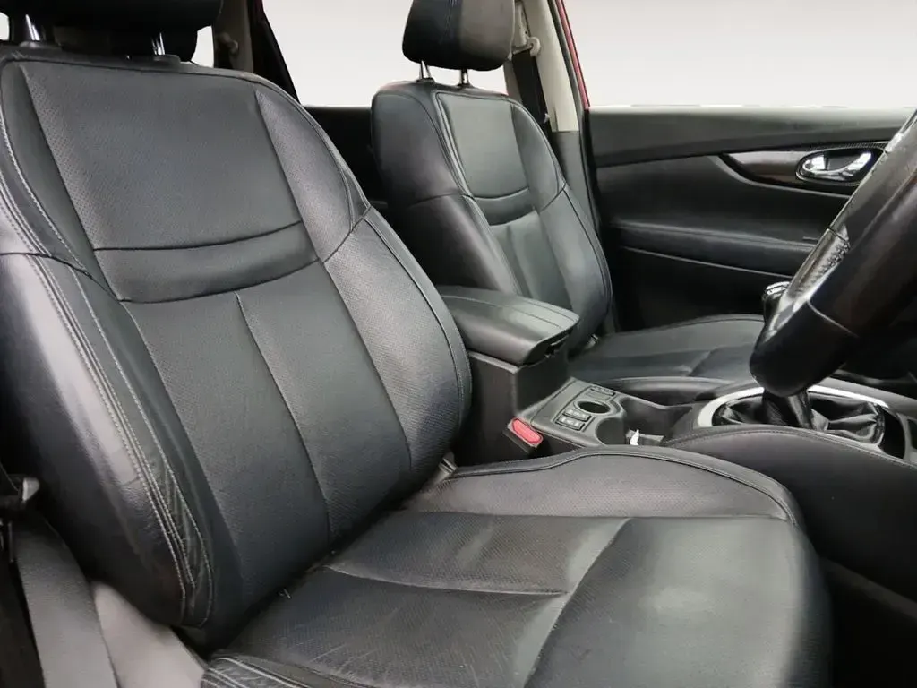 Used Nissan X-Trail S 130 HP (95 kW) 2017 Red SUV
