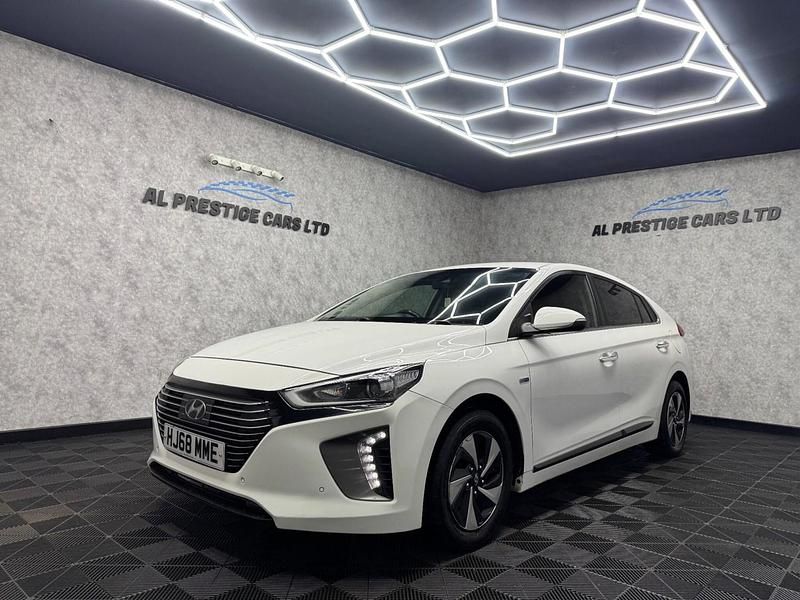 White Used 2018 Hyundai Ioniq Premium SE Hatchback | £8,999 (Fair price) - Image 1/4