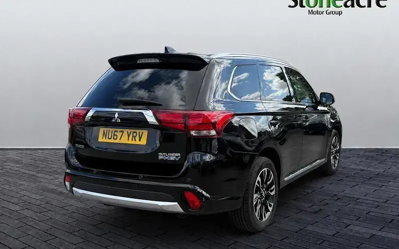 Used Mitsubishi Outlander P-HEV 203 HP (149 kW) 2016 Estate