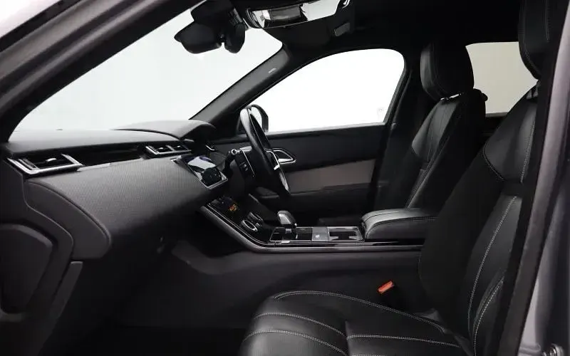 Używany Land Rover Range Rover Velar SE Dynamic 300 KM (220 kW) 2021 Szary SUV