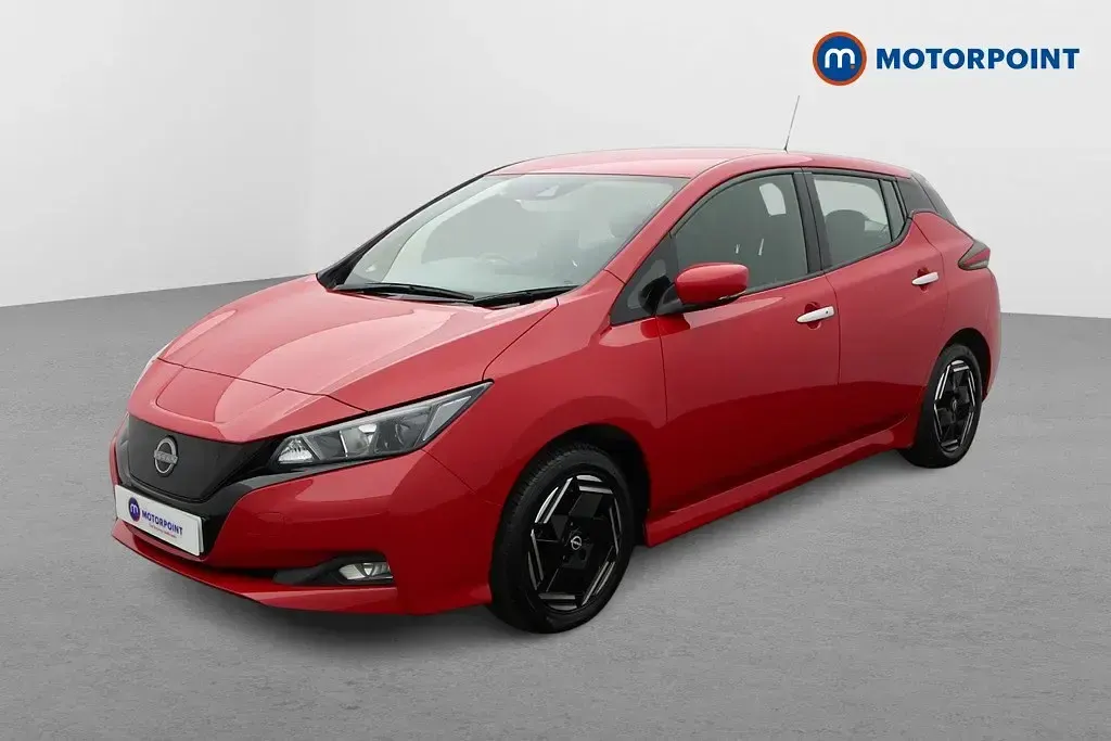 Używany Nissan Leaf Acenta 110 kW (150 KM) 2022 Czerwony Hatchback