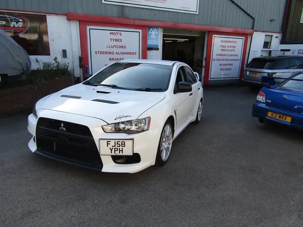 Used Mitsubishi Lancer 354 HP (260 kW) 2008 White Sedan