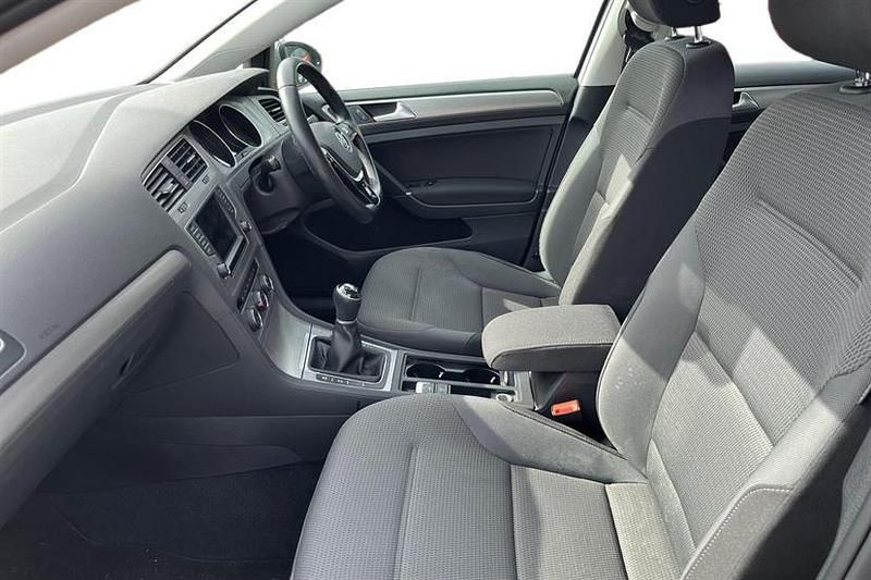 Used VW Golf VII Edition 125 HP (91 kW) 2017 Silver Hatchback