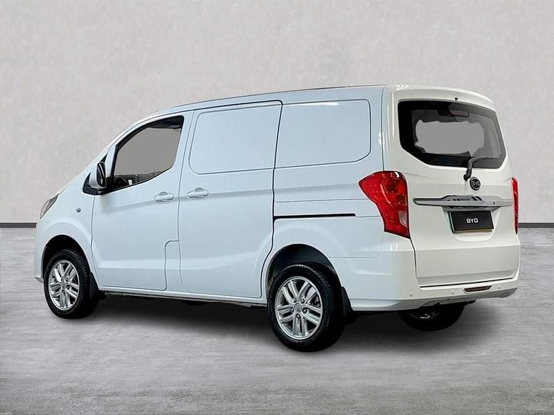 Used BYD ETP3 100 kW (136 HP) 2024 White Van