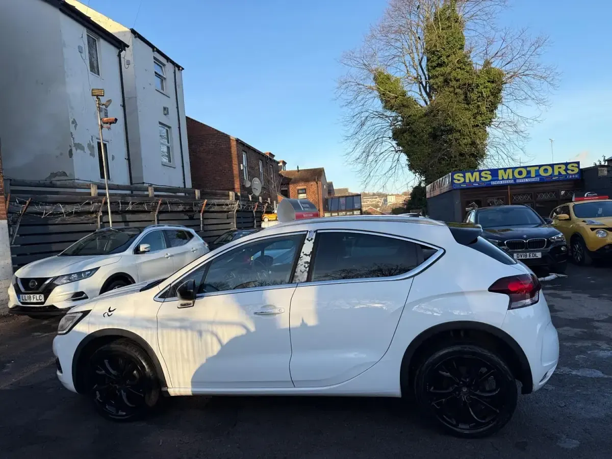Used DS Automobiles DS4 120 HP (88 kW) 2016 White Hatchback