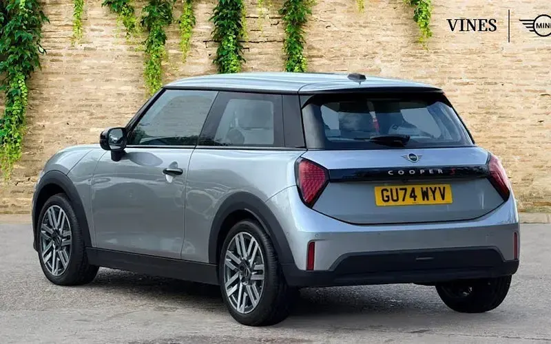 Used Mini Cooper Classic 150 kW (204 HP) 2026 Hatchback