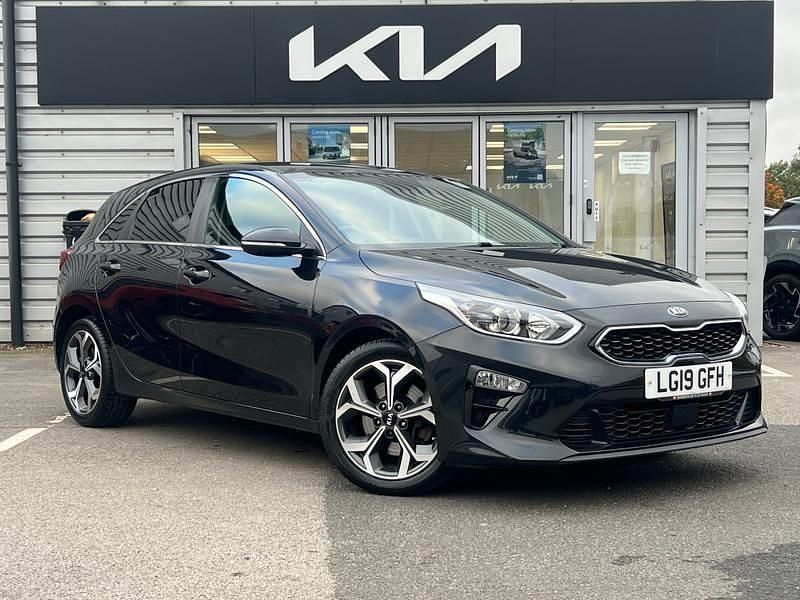 Black Used 2019 Kia Ceed 3 Hatchback | £10,695 (Fair price) - Image 1/4