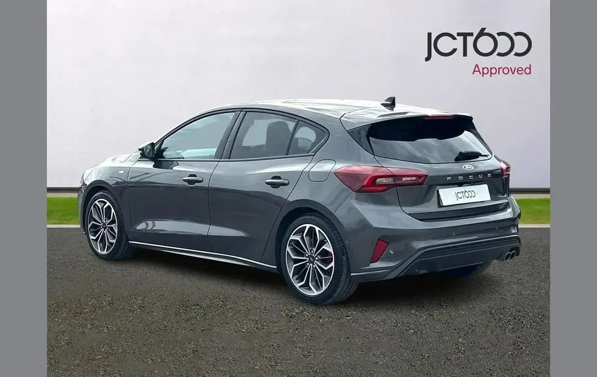 Used Ford Focus ST-Line X 153 HP (112 kW) 2025 Grey Hatchback