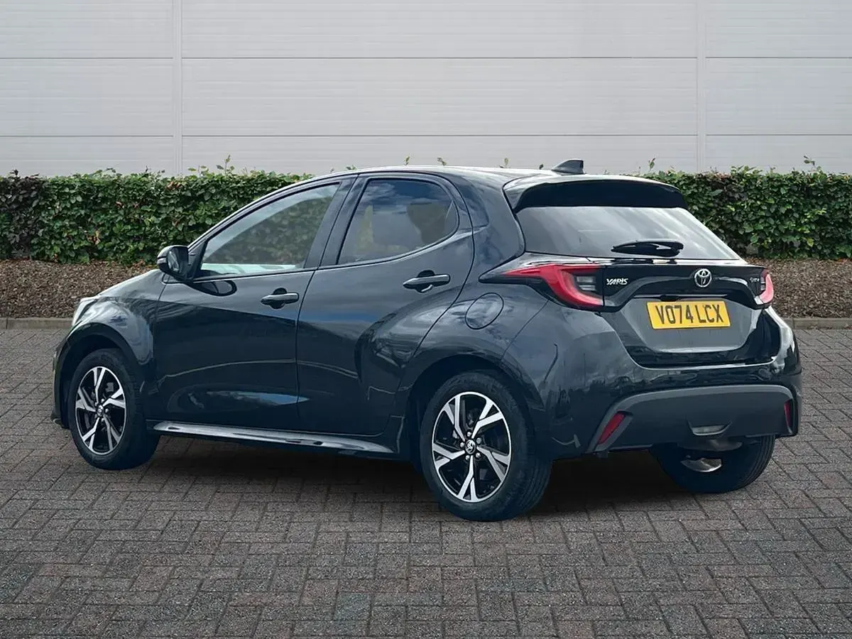 Used Toyota Yaris Design 116 HP (85 kW) 2024 Black Hatchback