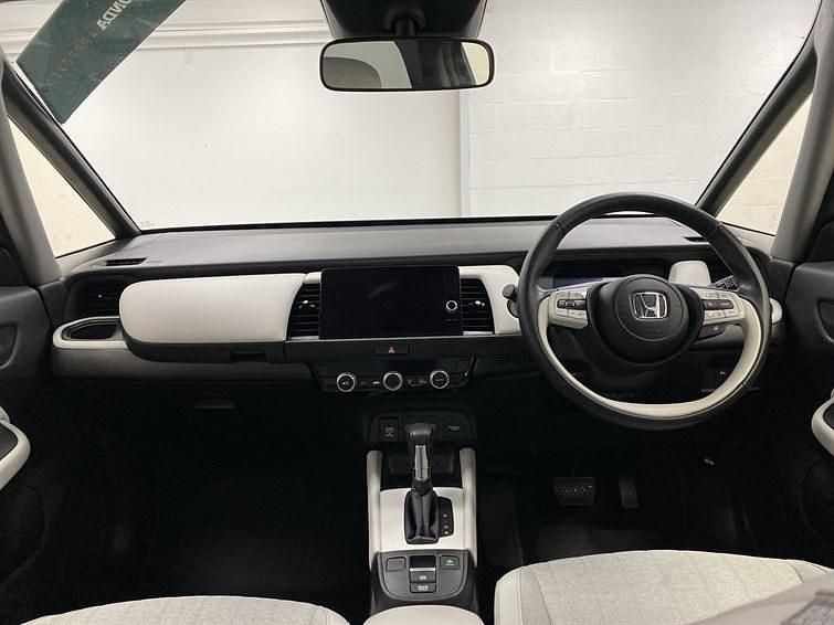 Begagnad Honda Jazz Hybrid 2022 Svart Halvkombi