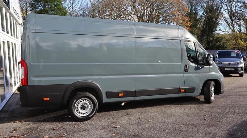 Grey New 2025 Peugeot Boxer Van | £27,499 (Fair price) - Image 1/4